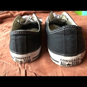 Black converse size 8 woman’s